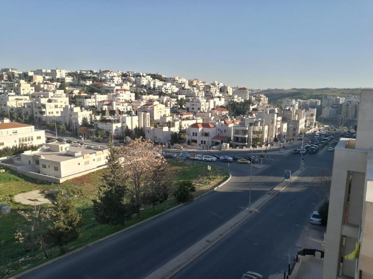 Dair Ghbar Gate Apartments Amman Buitenkant foto